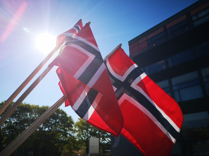 norske flagg Arne rettedalshus